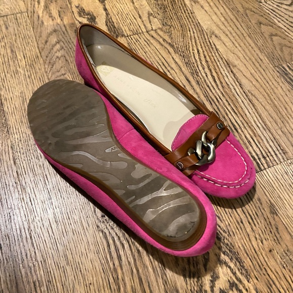 Anne Klein flats - Picture 2 of 3